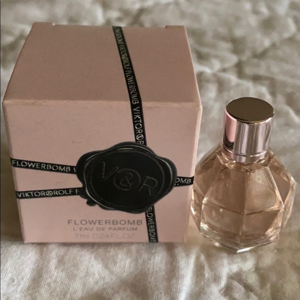 Flowerbomb by V&R NIB